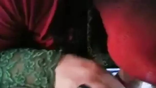 Orospu evli adama ağızdan zevk verdi.
