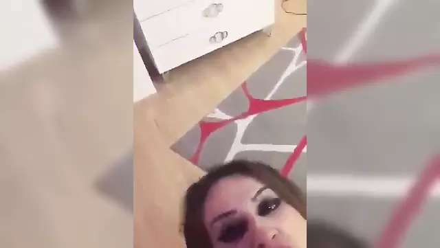 Adam, Azerbaycanlı fahişenin kıçını parçaladı.